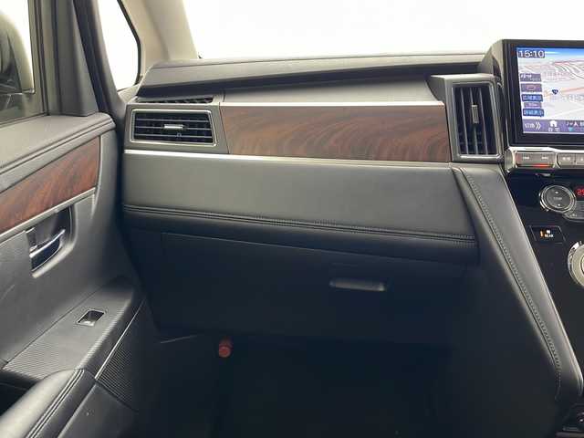 三菱 デリカＤ：５ P 秋田県 2021(令3)年 2.7万km ベージュ 4WD/衝突被害軽減ブレーキ　/ALPINEナビ　/　　CD/DVD/BT/フルセグTV/アラウンドビューモニター　/両側パワースライドドア/パワーバックドア　/レーダークルーズコントロール　/LEDオートライト　/運転席パワーシート　/前席シートヒーター　/社外BRUT16インチアルミホイール/LED照明付き電動サイドステップ/ブラインドスポットモニター/ステアリングヒーター/パドルシフト/スマートキー/ETC