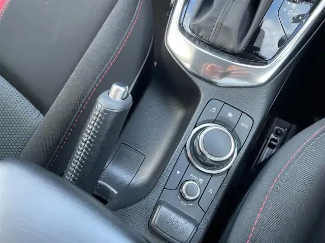 マツダ デミオ XD ツーリング 鳥取県 2015(平27)年 4.6万km スノーフレイクホワイトパールマイカ ディーゼル・ターボ/純正ナビ／フルセグ／ＤＶＤ／ＣＤ／ＢＴ/ＥＴＣ・ドライブレコーダー/衝突軽減ブレーキ/クルーズコントロール/パドルシフト/ＬＥＤヘットライト/フォグライト/ヘットアップディスプレイ/社外サスペンション（減衰調整付き）/社外１７インチアルミホイール/プッシュエンジンスタート/オートライト/フロアマット/ドアバイザー