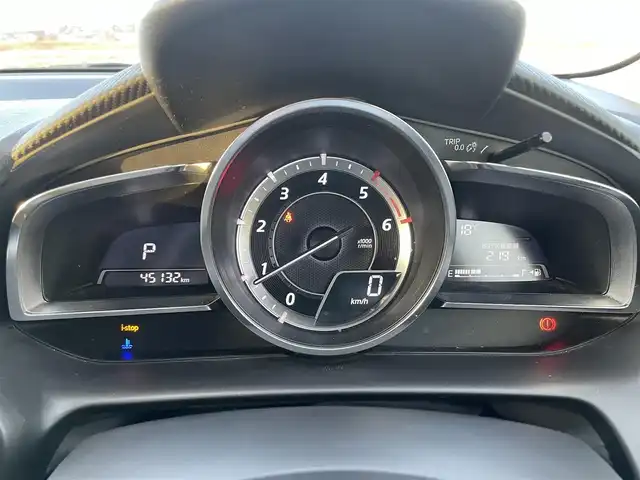 マツダ デミオ XD ツーリング 鳥取県 2015(平27)年 4.6万km スノーフレイクホワイトパールマイカ ディーゼル・ターボ/純正ナビ／フルセグ／ＤＶＤ／ＣＤ／ＢＴ/ＥＴＣ・ドライブレコーダー/衝突軽減ブレーキ/クルーズコントロール/パドルシフト/ＬＥＤヘットライト/フォグライト/ヘットアップディスプレイ/社外サスペンション（減衰調整付き）/社外１７インチアルミホイール/プッシュエンジンスタート/オートライト/フロアマット/ドアバイザー