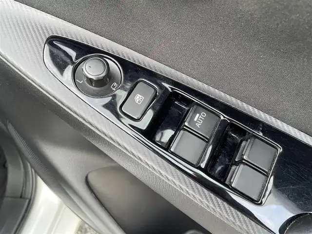 マツダ デミオ XD ツーリング 鳥取県 2015(平27)年 4.6万km スノーフレイクホワイトパールマイカ ディーゼル・ターボ/純正ナビ／フルセグ／ＤＶＤ／ＣＤ／ＢＴ/ＥＴＣ・ドライブレコーダー/衝突軽減ブレーキ/クルーズコントロール/パドルシフト/ＬＥＤヘットライト/フォグライト/ヘットアップディスプレイ/社外サスペンション（減衰調整付き）/社外１７インチアルミホイール/プッシュエンジンスタート/オートライト/フロアマット/ドアバイザー