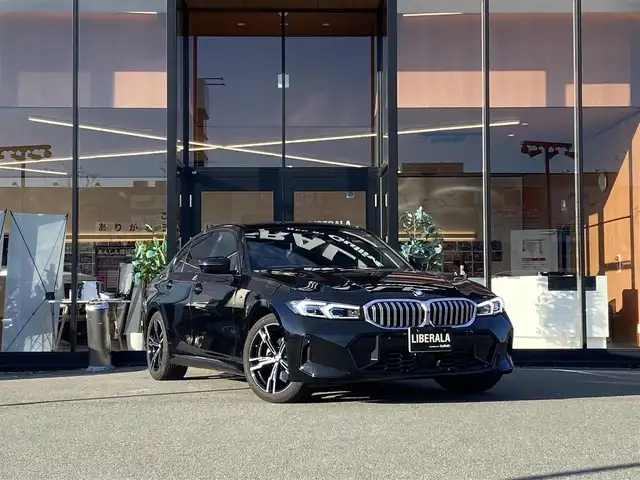 ＢＭＷ ３２０ｄ xDrive Mスポーツ 福岡県 2023(令5)年 1.1万km サファイアブラックP ・アクティブクルーズコントロール/・純正ＨＤＤナビ／ＵＳＢ／Ｂｌｕｅｔｏｏｔｈ／ｉＰｏｄ／ＡｐｐｌｅＣａｒＰｌａｙ/・全方位カメラ/・黒革シート／シートヒーター/・ドライブレコーダー/・純正１８ＡＷ/・保証書/・取扱説明書/・プッシュスタート/・スマートキー/・LEDライト/・オートライト/・パーキングアシスト/・レーンキープアシスト/・アイドリングストップ