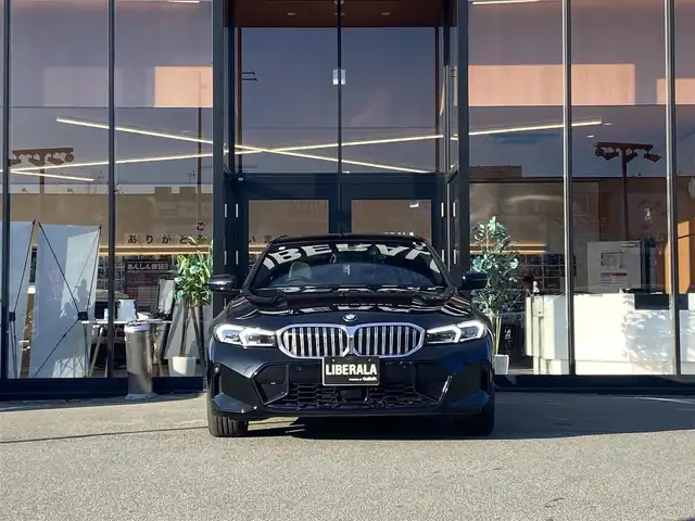 ＢＭＷ ３２０ｄ xDrive Mスポーツ 福岡県 2023(令5)年 1.1万km サファイアブラックP ・アクティブクルーズコントロール/・純正ＨＤＤナビ／ＵＳＢ／Ｂｌｕｅｔｏｏｔｈ／ｉＰｏｄ／ＡｐｐｌｅＣａｒＰｌａｙ/・全方位カメラ/・黒革シート／シートヒーター/・ドライブレコーダー/・純正１８ＡＷ/・保証書/・取扱説明書/・プッシュスタート/・スマートキー/・LEDライト/・オートライト/・パーキングアシスト/・レーンキープアシスト/・アイドリングストップ