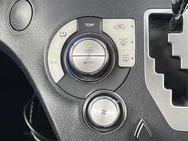 トヨタ シエンタ G 愛知県 2019(令1)年 5.6万km コバルトブルーメタリック 7V型メモリナビ/（Bluetooth/CD/DVD/フルセグTV/USB)/ 品番：AVIC-RW710】/両側パワースライドドア/ETC/ドライブレコーダー/トヨタセーフティセンス/・オートマチックハイビーム/・衝突軽減ブレーキ/・レーンキープアシスト/横滑り防止装置/アイドリングストップ/ヘッドライトレベライザー/オート電動格納ドアミラー/プッシュスタート/スマートキー【スペア1本】/純正ドアバイザー/純正フロアマット/禁煙車