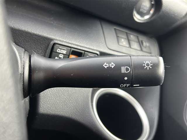 トヨタ シエンタ G 愛知県 2019(令1)年 5.6万km コバルトブルーメタリック 7V型メモリナビ/（Bluetooth/CD/DVD/フルセグTV/USB)/ 品番：AVIC-RW710】/両側パワースライドドア/ETC/ドライブレコーダー/トヨタセーフティセンス/・オートマチックハイビーム/・衝突軽減ブレーキ/・レーンキープアシスト/横滑り防止装置/アイドリングストップ/ヘッドライトレベライザー/オート電動格納ドアミラー/プッシュスタート/スマートキー【スペア1本】/純正ドアバイザー/純正フロアマット/禁煙車