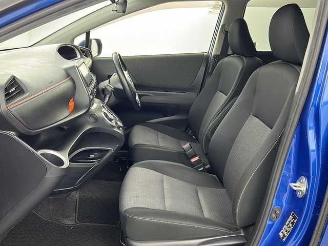 トヨタ シエンタ G 愛知県 2019(令1)年 5.6万km コバルトブルーメタリック 7V型メモリナビ/（Bluetooth/CD/DVD/フルセグTV/USB)/ 品番：AVIC-RW710】/両側パワースライドドア/ETC/ドライブレコーダー/トヨタセーフティセンス/・オートマチックハイビーム/・衝突軽減ブレーキ/・レーンキープアシスト/横滑り防止装置/アイドリングストップ/ヘッドライトレベライザー/オート電動格納ドアミラー/プッシュスタート/スマートキー【スペア1本】/純正ドアバイザー/純正フロアマット/禁煙車