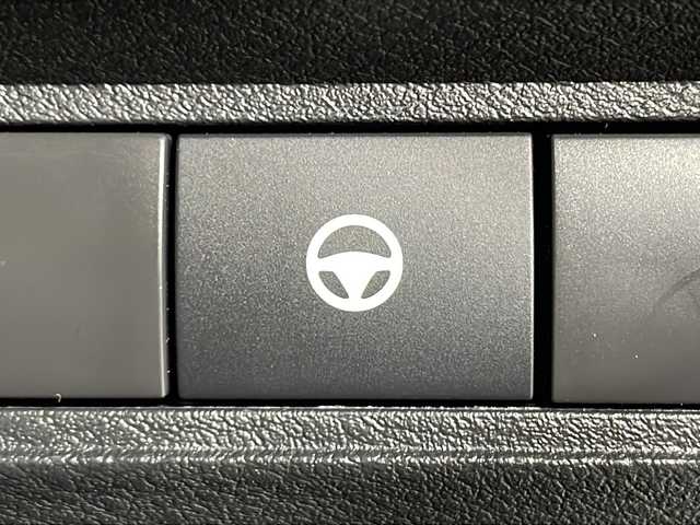 日産 オーラ G 神奈川県 2023(令5)年 4.2万km グレー 純正9インチナビ/Bluetooth&USB&HDMI&AppleCarPlay&フルセグTV/全方位モニター/デジタルインナーミラー/純正ドライブレコーダー/ビルトインETC2.0/ワイヤレス充電器/BOSEパーソナルプラスプラスサウンドスピーカー/ハーフレザーシート/プロパイロット/インテリジェントエマージェンシーブレーキ/踏み間違い衝突防止アシスト/後側方車両検知警報/後側方衝突防止支援システム/車線逸脱警報/車線逸脱防止支援システム/前方衝突予測警報/後退時車両検知警報/ふらつき警報/標識検知機能/インテリジェントクルーズコントロール/アダプティブLEDヘッドライトシステム/LEDフォグライト/ウィンカーミラー