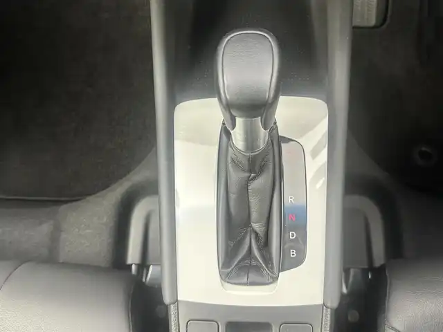 ホンダ フィット e:HEVリュクス 愛知県 2020(令2)年 2.5万km プレミアムサンライトホワイトパール ワンオーナー/ホンダセンシング/Gathers9インチナビ/バックカメラ/ハーフレザー/シートヒート/ステアリングヒーター/ドライブレコーダー/ACC/ドアバイザー/純正フロアマット/純正LEDライト/DVD再生可能/純正AW/USB端子入力