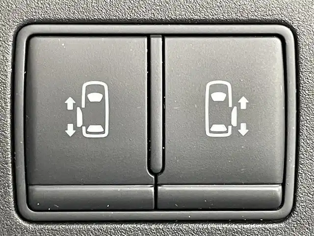 日産 セレナ e－パワー ハイウェイスター V 岡山県 2022(令4)年 3.2万km ブリリアントホワイトパール 2トーン ワンオーナー/純正10インチナビ/　【フルセグ/Bluetooth/CD/DVD/Blu-ray】/プロパイロット/エマージェンシーブレーキ/ブラインドスポットモニター/両側パワースライドドア/デジタルインナーミラー/LEDヘッドライト/オートハイビーム/純正ドライブレコーダー/社外15インチアルミホイール＋スタッドレスタイヤ：装着/純正ホイール付きサマータイヤ積込み/スマートキー/プッシュスタート/社外フロアマット/ウォークスルー/新車保証書/取扱説明書/スペアキー×１