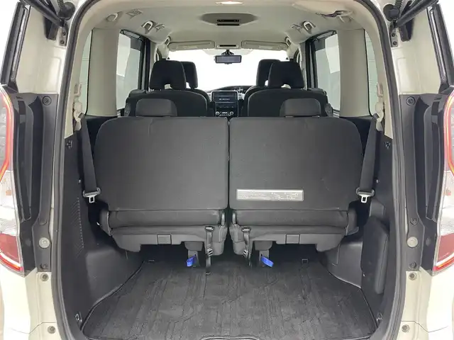 日産 セレナ e－パワー ハイウェイスター V 岡山県 2022(令4)年 3.2万km ブリリアントホワイトパール 2トーン ワンオーナー/純正10インチナビ/　【フルセグ/Bluetooth/CD/DVD/Blu-ray】/プロパイロット/エマージェンシーブレーキ/ブラインドスポットモニター/両側パワースライドドア/デジタルインナーミラー/LEDヘッドライト/オートハイビーム/純正ドライブレコーダー/社外15インチアルミホイール＋スタッドレスタイヤ：装着/純正ホイール付きサマータイヤ積込み/スマートキー/プッシュスタート/社外フロアマット/ウォークスルー/新車保証書/取扱説明書/スペアキー×１