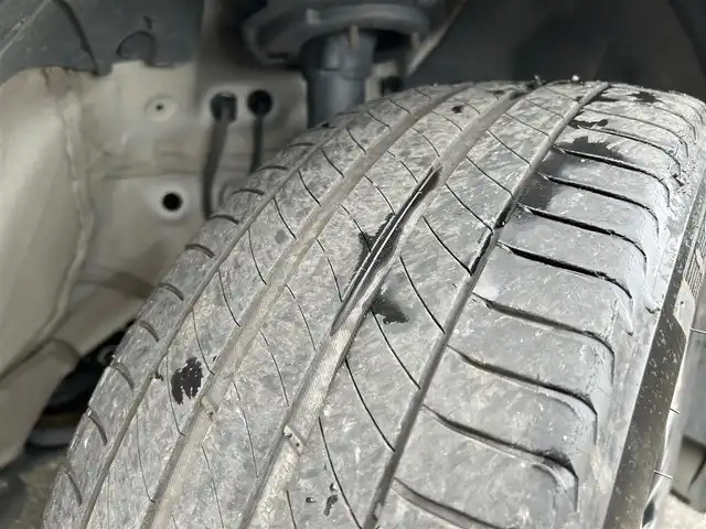 ホンダ ヴェゼル ハイブリッド e:HEV Z 宮城県 2022(令4)年 5.5万km プラチナホワイトパール Honda CONNECTディスプレー/・9インチワイドディスプレイ/・ナビ機能/・Bluetooth/・フルセグTV/＋ETC2.0車載器＋ワイヤレス充電器/後退出庫サポート/＝＝＝/ホンダセンシング/・衝突軽減ブレーキ/・誤発進抑制機能/・後方誤発進抑制機能/・近距離衝突軽減ブレーキ/・歩行者事故軽減ステアリング/・路外逸脱抑制機能/・渋滞追従機能付アダプティブクルーズコントロール/・車線維持支援システム/・先行車発進お知らせ機能/・標識認識機能/・オートハイビーム/・パーキングセンサーシステム/ブラインドスポットインフォメーション/ハンズフリーアクセスパワーテールゲート(予約クローズ機能付)/ハーフレザーシート/親水/ヒーテッドドアミラー/＋熱線入りフロントウインドウ/＋運転席助手席シートヒーター/LEDヘッドランプ/LEDシーケンシャルターンランプ/フォグランプ/電動パーキングブレーキ/ブレーキホールド/スマートキー＆プッシュスタート/純正18インチAW/フロアマット/ドアバイザー/W/サイド/カーテンエアバッグ