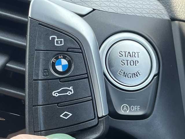 ＢＭＷ Ｘ３ xDrive20d Mスポーツ 静岡県 2021(令3)年 3.6万km アルピンホワイトⅢ アダプティブクルーズコントロール/純正ナビ/（フルセグ/Bluetooth）/360°カメラ/ヘッドアップディスプレイ/レーンキープアシスト/ブラインドスポットアシスト/コンフォートアクセス/ハーフレザーシート/LEDヘッドライト/オートハイビーム/純正19インチアルミホイール/電動リアゲート/ワイヤレス充電/パワーシート/シートヒーター/ドライビングアシスト＋/パーキングアシスト＋