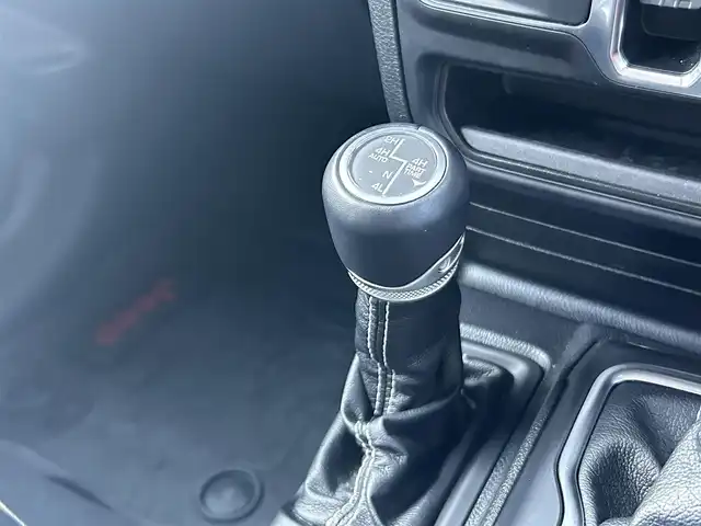クライスラー・ジープ ラングラー アンリミテッド サハラ 福岡県 2020(令2)年 5.5万km ブラック アダプティブクルーズコントロール/ブラインドスポットモニター/レーンキープアシスト/インチアップ/黒革シート/前席シートヒーター/純正ナビ/Ａｐｐｌｅｃａｒｐｌａｙ/ａｎｄｒｏｉｄａｕｔｏ　/フルセグTV/バックカメラ　/サイドカメラ/Bluetooth/ＬＥＤヘッドライト/オートハイビーム　/ドライブレコーダー/純正18インチアルミホイール/ETC2.0/取扱説明書/保証書
