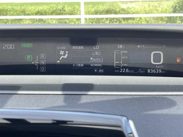 トヨタ プリウス S ツーリングセレクション 佐賀県 2017(平29)年 8.4万km アティチュードブラックマイカ 純正9型ナビゲーション「DSZT-YC4T」/・AM/FM/BT/CD/DVD/フルセグ/・バックカメラ/黒合皮シート/・前席シートヒーター/プッシュスタート/スマートキー/ETC/横滑り防止装置/LEDヘッドライト/純正フォグライト/純正17インチアルミホイール/純正フロアマット/純正ドアバイザー/スペアキー1本