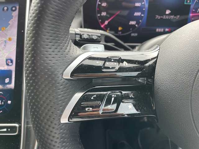 メルセデス・ベンツ Ｍ・ベンツ ＧＬＣ２２０ d 4マチック AMGライン 神奈川県 2024(令6)年 0.8万km 白 補記/・カラーコード885/・USB入力端子はタイプCのみ/アダプティブクルーズコントロール/安全機能装置/・エマージェンシーブレーキ/・レーンキープアシスト/・パーキングアシスト/・横滑り防止装置/全周囲モニター/コーナーセンサー/純正２０インチAW/純正ナビ/（AM・FM・フルセグTV・CD・SD・BT）/パワーシート/レザーシート/シートヒーター/ETC