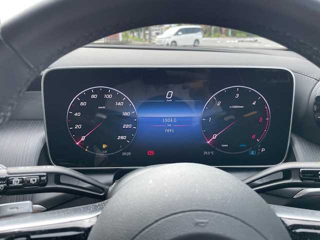 メルセデス・ベンツ Ｍ・ベンツ ＧＬＣ２２０ d 4マチック AMGライン 神奈川県 2024(令6)年 0.8万km 白 補記/・カラーコード885/・USB入力端子はタイプCのみ/アダプティブクルーズコントロール/安全機能装置/・エマージェンシーブレーキ/・レーンキープアシスト/・パーキングアシスト/・横滑り防止装置/全周囲モニター/コーナーセンサー/純正２０インチAW/純正ナビ/（AM・FM・フルセグTV・CD・SD・BT）/パワーシート/レザーシート/シートヒーター/ETC