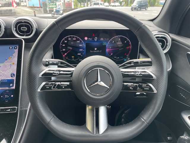 メルセデス・ベンツ Ｍ・ベンツ ＧＬＣ２２０ d 4マチック AMGライン 神奈川県 2024(令6)年 0.8万km 白 補記/・カラーコード885/・USB入力端子はタイプCのみ/アダプティブクルーズコントロール/安全機能装置/・エマージェンシーブレーキ/・レーンキープアシスト/・パーキングアシスト/・横滑り防止装置/全周囲モニター/コーナーセンサー/純正２０インチAW/純正ナビ/（AM・FM・フルセグTV・CD・SD・BT）/パワーシート/レザーシート/シートヒーター/ETC