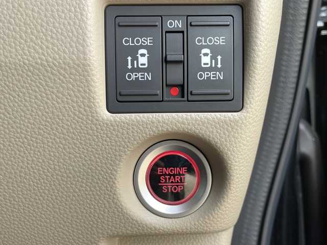 ホンダ Ｎ ＢＯＸ G L ターボ ホンダセンシング 新潟県 2020(令2)年 3.6万km クリスタルブラックパール 純正８インチナビ　/（BT/FM/AM/フルセグTV）/バックカメラ　/ステアリングスイッチ/パドルシフト/両側パワースライドドア　/純正ドライブレコーダー前後　/純正フロアマット　/Ｄ／Ｎシートヒーター　/クルーズコントロール