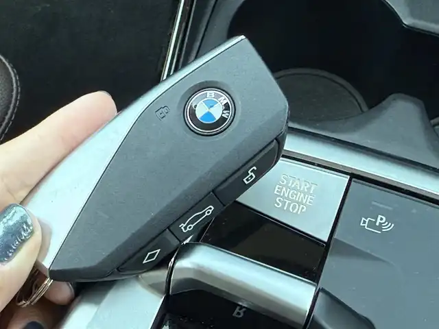 ＢＭＷ ＢＭＷ ２１８ｉ アクティブツアラー エクスクルーシブ 静岡県 2022(令4)年 1万km アルピンホワイトⅢ レザーシート/電動リアゲート/harman/kardon/BSM/iDrive/(Bluetooth/CarPlay)/衝突被害軽減システム/バックカメラ/アダプティブクルーズコントロール/レーンキープアシスト/PDC/メモリー付パワーシート/シートヒーター/スマートキー/ETC/ドライブレコーダー