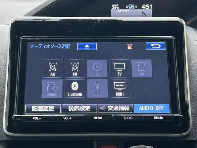 トヨタ エスクァイア Gi 滋賀県 2017(平29)年 4.2万km スパークリングブラックパールクリスタルシャイン フリップダウンモニター/両側パワースライドドア/積込冬タイヤ/純正9インチナビ【NSZT-Y66T】/（AM/FM/CD/DVD/フルセグ/Bluetooth/HDMI）/バックカメラ/前方ドライブレコーダー/ETC2.0/トヨタセーフティセンス/・踏み間違い防止アシスト	/・ブレーキアシスト/・プリクラッシュブレーキアシスト/・ヒルスタート（坂道発進）アシスト/・前方衝突防止支援システム/・VDC（ビークルダイナミクスコントロール）/・レーンキープアシスト/・ASCD（オートスピードコントロール装置）/・ABS（アンチロックブレーキシステム）/運転席・助手席シートヒーター/電動格納ミラー/アイドリングストップ/ステアリングスイッチ/オートライト/オートハイビーム/LEDヘッドライト/フロントフォグ/フルオートエアコン/USB端子/プッシュスタート/スマートキー/純正フロアマット/ドアバイザー/ECOモード