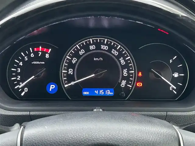 トヨタ エスクァイア Gi 滋賀県 2017(平29)年 4.2万km スパークリングブラックパールクリスタルシャイン フリップダウンモニター/両側パワースライドドア/積込冬タイヤ/純正9インチナビ【NSZT-Y66T】/（AM/FM/CD/DVD/フルセグ/Bluetooth/HDMI）/バックカメラ/前方ドライブレコーダー/ETC2.0/トヨタセーフティセンス/・踏み間違い防止アシスト	/・ブレーキアシスト/・プリクラッシュブレーキアシスト/・ヒルスタート（坂道発進）アシスト/・前方衝突防止支援システム/・VDC（ビークルダイナミクスコントロール）/・レーンキープアシスト/・ASCD（オートスピードコントロール装置）/・ABS（アンチロックブレーキシステム）/運転席・助手席シートヒーター/電動格納ミラー/アイドリングストップ/ステアリングスイッチ/オートライト/オートハイビーム/LEDヘッドライト/フロントフォグ/フルオートエアコン/USB端子/プッシュスタート/スマートキー/純正フロアマット/ドアバイザー/ECOモード