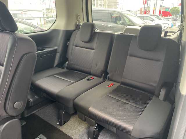 日産 セレナ e－パワー ハイウェイスター V 神奈川県 2019(平31)年 2.2万km ブリリアントホワイトパール 純正9インチナビ(DVD/CD/AM/FM/BT/SD)/アラウンドビューモニター/エマージェンシーブレーキ/プロパイロット/レーダークルーズコントロール/レーンキープアシスト/クリアランスソナー/ステアリングヒーター/インテリジェントルームミラー/電動パーキングブレーキ/純正前方ドライブレコーダー/両側パワースライドドア/ハンズフリースライドドア/ビルトインETC/LEDヘッドライト/フォグランプ/スマートキー　2本/純正フロアマット/純正ドアバイザー/保証書/取扱説明書