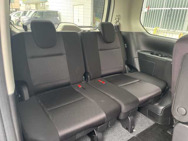 日産 セレナ e－パワー ハイウェイスター V 神奈川県 2019(平31)年 2.2万km ブリリアントホワイトパール 純正9インチナビ(DVD/CD/AM/FM/BT/SD)/アラウンドビューモニター/エマージェンシーブレーキ/プロパイロット/レーダークルーズコントロール/レーンキープアシスト/クリアランスソナー/ステアリングヒーター/インテリジェントルームミラー/電動パーキングブレーキ/純正前方ドライブレコーダー/両側パワースライドドア/ハンズフリースライドドア/ビルトインETC/LEDヘッドライト/フォグランプ/スマートキー　2本/純正フロアマット/純正ドアバイザー/保証書/取扱説明書