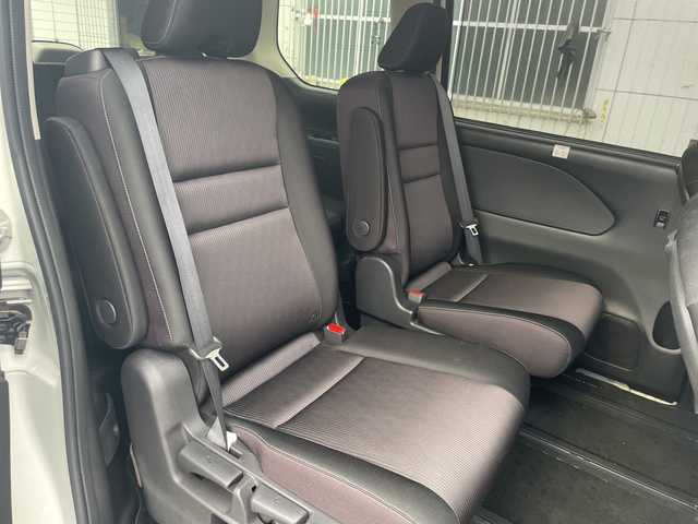 日産 セレナ e－パワー ハイウェイスター V 神奈川県 2019(平31)年 2.2万km ブリリアントホワイトパール 純正9インチナビ(DVD/CD/AM/FM/BT/SD)/アラウンドビューモニター/エマージェンシーブレーキ/プロパイロット/レーダークルーズコントロール/レーンキープアシスト/クリアランスソナー/ステアリングヒーター/インテリジェントルームミラー/電動パーキングブレーキ/純正前方ドライブレコーダー/両側パワースライドドア/ハンズフリースライドドア/ビルトインETC/LEDヘッドライト/フォグランプ/スマートキー　2本/純正フロアマット/純正ドアバイザー/保証書/取扱説明書