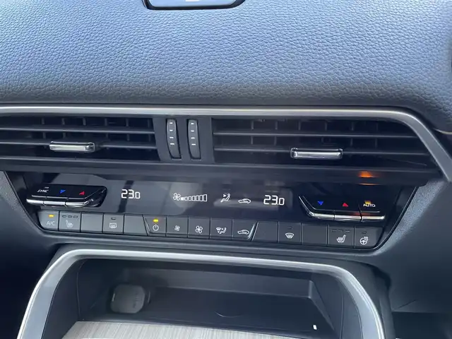 マツダ ＣＸ－６０ XD Lパッケージ 埼玉県 2023(令5)年 1.3万km プラチナクォーツメタリック 白革シート/シートヒーター/純正ナビTV/360度カメラ/LEDヘッドライト/パワーバックドア/クリアランスソナー/純正20インチアルミ/レーダークルーズコントロール/衝突軽減ブレーキ/Fドラレコ/プッシュスタート/スマートキー/保証書付整備手帳/取扱説明書