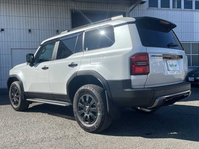 トヨタ ランドクルーザー ２５０ VX ファーストエディション 神奈川県 2024(令6)年 0.6万km プラチナホワイトパールマイカ ワンオーナー/プッシュスタート/ビルトインETC2.0/レーダークルーズコントロール/シートヒーター、クーラー/ステアリングヒーター/横滑り防止装置/パワーバックドア/オートライト、ハイビーム/パドルシフト/コーナーセンサー/サンルーフ/電動格納ミラー/デジタルルームミラー/デフロック/全方位カメラ/パワーシート/LEDライト、フォグ/社外セキュリティ（AUTHOR）/USB-C端子/HDMI端子