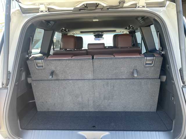 トヨタ ランドクルーザー ２５０ VX ファーストエディション 神奈川県 2024(令6)年 0.6万km プラチナホワイトパールマイカ ワンオーナー/プッシュスタート/ビルトインETC2.0/レーダークルーズコントロール/シートヒーター、クーラー/ステアリングヒーター/横滑り防止装置/パワーバックドア/オートライト、ハイビーム/パドルシフト/コーナーセンサー/サンルーフ/電動格納ミラー/デジタルルームミラー/デフロック/全方位カメラ/パワーシート/LEDライト、フォグ/社外セキュリティ（AUTHOR）/USB-C端子/HDMI端子