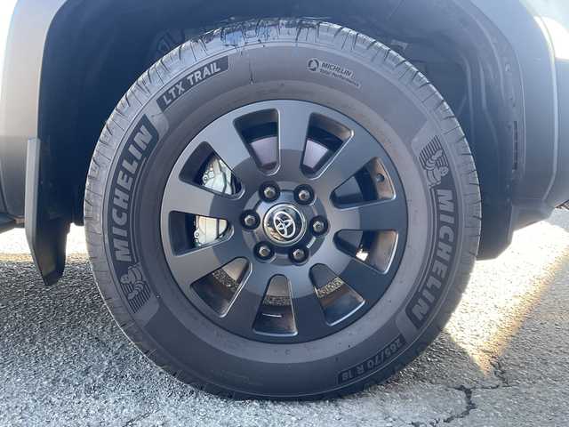 トヨタ ランドクルーザー ２５０ VX ファーストエディション 神奈川県 2024(令6)年 0.6万km プラチナホワイトパールマイカ ワンオーナー/プッシュスタート/ビルトインETC2.0/レーダークルーズコントロール/シートヒーター、クーラー/ステアリングヒーター/横滑り防止装置/パワーバックドア/オートライト、ハイビーム/パドルシフト/コーナーセンサー/サンルーフ/電動格納ミラー/デジタルルームミラー/デフロック/全方位カメラ/パワーシート/LEDライト、フォグ/社外セキュリティ（AUTHOR）/USB-C端子/HDMI端子