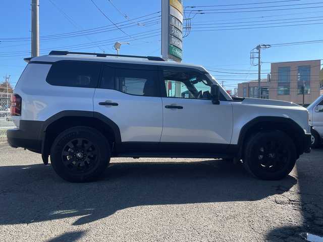 トヨタ ランドクルーザー ２５０ VX ファーストエディション 神奈川県 2024(令6)年 0.6万km プラチナホワイトパールマイカ ワンオーナー/プッシュスタート/ビルトインETC2.0/レーダークルーズコントロール/シートヒーター、クーラー/ステアリングヒーター/横滑り防止装置/パワーバックドア/オートライト、ハイビーム/パドルシフト/コーナーセンサー/サンルーフ/電動格納ミラー/デジタルルームミラー/デフロック/全方位カメラ/パワーシート/LEDライト、フォグ/社外セキュリティ（AUTHOR）/USB-C端子/HDMI端子