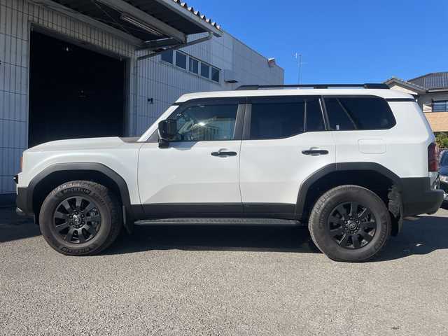 トヨタ ランドクルーザー ２５０ VX ファーストエディション 神奈川県 2024(令6)年 0.6万km プラチナホワイトパールマイカ ワンオーナー/プッシュスタート/ビルトインETC2.0/レーダークルーズコントロール/シートヒーター、クーラー/ステアリングヒーター/横滑り防止装置/パワーバックドア/オートライト、ハイビーム/パドルシフト/コーナーセンサー/サンルーフ/電動格納ミラー/デジタルルームミラー/デフロック/全方位カメラ/パワーシート/LEDライト、フォグ/社外セキュリティ（AUTHOR）/USB-C端子/HDMI端子