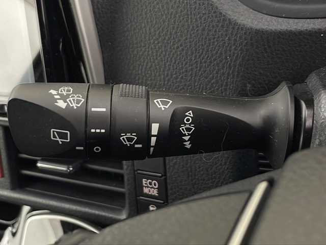 トヨタ ヴォクシー ZS 煌Ⅲ 秋田県 2021(令3)年 4.8万km ホワイトパールクリスタルシャイン 4WD/純正SDナビ　/両側パワースライドドア　/フリップダウンモニター　/フルセグTV/AM/FM/CD/バックカメラ　/衝突被害軽減ブレーキ　/クルーズコントロール　/レーンキープアシスト　/横滑り防止装置/前後コーナーセンサー/アイドリングストップ/ビルトインETC　/前後ドライブレコーダー　/LEDヘッドライト/オートマチックハイビーム/LEDフォグランプ/サイドバイザー/革巻きステアリング/純正アルミホイール/リアサンシェード