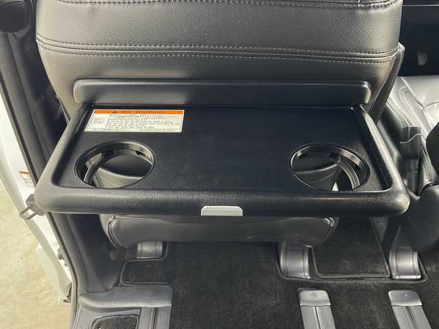 トヨタ ヴォクシー ZS 煌Ⅲ 秋田県 2021(令3)年 4.8万km ホワイトパールクリスタルシャイン 4WD/純正SDナビ　/両側パワースライドドア　/フリップダウンモニター　/フルセグTV/AM/FM/CD/バックカメラ　/衝突被害軽減ブレーキ　/クルーズコントロール　/レーンキープアシスト　/横滑り防止装置/前後コーナーセンサー/アイドリングストップ/ビルトインETC　/前後ドライブレコーダー　/LEDヘッドライト/オートマチックハイビーム/LEDフォグランプ/サイドバイザー/革巻きステアリング/純正アルミホイール/リアサンシェード