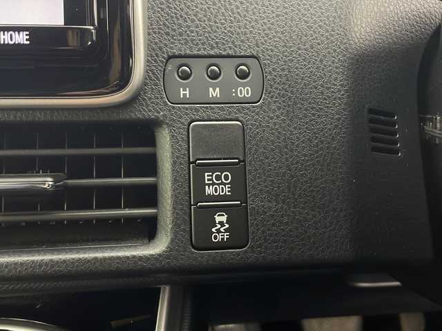 トヨタ ヴォクシー ZS 煌Ⅲ 秋田県 2021(令3)年 4.8万km ホワイトパールクリスタルシャイン 4WD/純正SDナビ　/両側パワースライドドア　/フリップダウンモニター　/フルセグTV/AM/FM/CD/バックカメラ　/衝突被害軽減ブレーキ　/クルーズコントロール　/レーンキープアシスト　/横滑り防止装置/前後コーナーセンサー/アイドリングストップ/ビルトインETC　/前後ドライブレコーダー　/LEDヘッドライト/オートマチックハイビーム/LEDフォグランプ/サイドバイザー/革巻きステアリング/純正アルミホイール/リアサンシェード