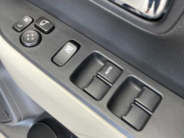 スズキ クロスビー HYBRID MZ 愛知県 2019(平31)年 4.6万km スーパーブラックパール 3トーンコーディネート スズキセーフティサポート/SDナビ SDカードなし/クルーズコントロール/シートヒーター/コーナーセンサー/純正アルミホイール/LEDヘッドライト/パドルシフト/オートマチックハイビーム/ドライブレコーダー/ETC/衝突軽減システム/フルセグ/CD DVD/Bluetooth/ステアリングスイッチ/スマートキー/プッシュスタート