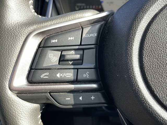 スバル アウトバック X－ブレイクEX 岩手県 2024(令6)年 3.5万km クリスタルホワイトP ワンオーナー マイナーチェンジ後モデル/harmankardon 11.6型ナビ 電動リアゲート デジタルコックピット デジタルインナーミラー フルセグ DVD再生 ドラレコ バックC ETC メモリ付電動シート 全席シートヒーター ステアヒーター 純正18AW ルーフレール