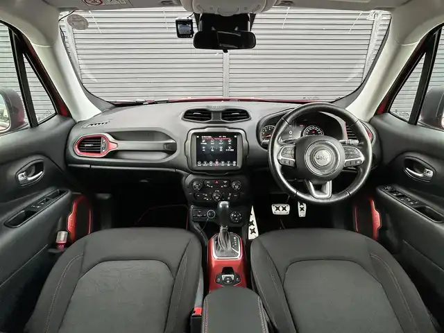 クライスラー・ジープ ジープ レネゲード トレイルホーク 茨城県 2019(令1)年 5.5万km 赤 純正ナビ /12セグ /CarPlay /BT /USB /レ-ンセンス /ブラインドスポットモニタ- /バックカメラ /パ-クセンサ- /LEDヘッドライト /オ-トライト /クル-ズコントロ-ル /ETC /純正17インチアルミホイ-ル /ドラレコ /ル-フレ-ル /禁煙車