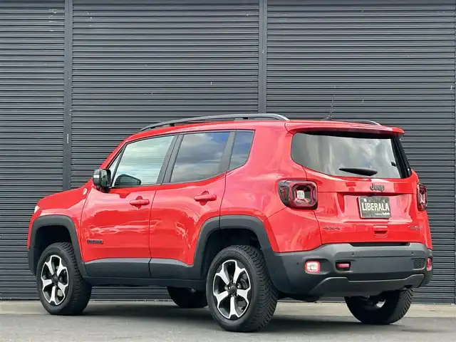 クライスラー・ジープ ジープ レネゲード トレイルホーク 茨城県 2019(令1)年 5.5万km 赤 純正ナビ /12セグ /CarPlay /BT /USB /レ-ンセンス /ブラインドスポットモニタ- /バックカメラ /パ-クセンサ- /LEDヘッドライト /オ-トライト /クル-ズコントロ-ル /ETC /純正17インチアルミホイ-ル /ドラレコ /ル-フレ-ル /禁煙車
