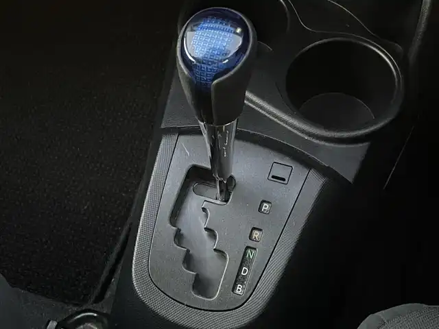 トヨタ アクア S 群馬県 2015(平27)年 3.1万km ディープアメジストマイカメタリック スマートエントリーパッケージ/純正SDナビ/CD・DVD・SD/Bluetooth・フルセグ/バックカメラ/ステアリングスイッチ/ビルトインETC/LEDヘッドライト/横滑り防止装置/アイドリングストップ/プッシュスタート/スマートキー