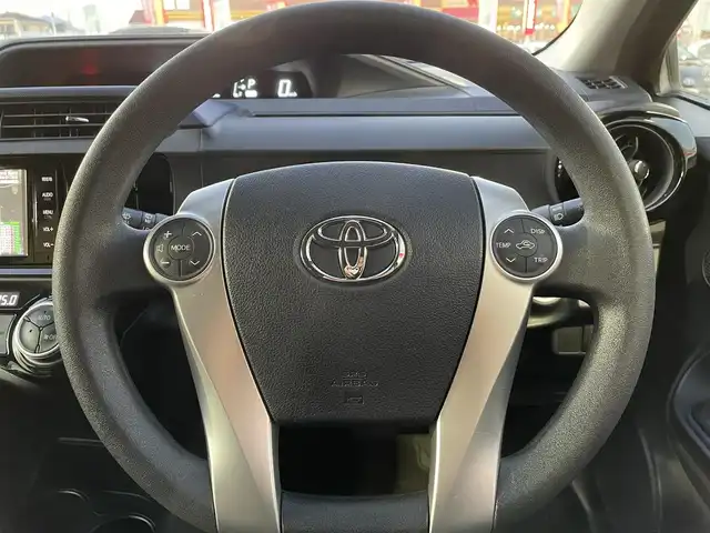 トヨタ アクア S 群馬県 2015(平27)年 3.1万km ディープアメジストマイカメタリック スマートエントリーパッケージ/純正SDナビ/CD・DVD・SD/Bluetooth・フルセグ/バックカメラ/ステアリングスイッチ/ビルトインETC/LEDヘッドライト/横滑り防止装置/アイドリングストップ/プッシュスタート/スマートキー