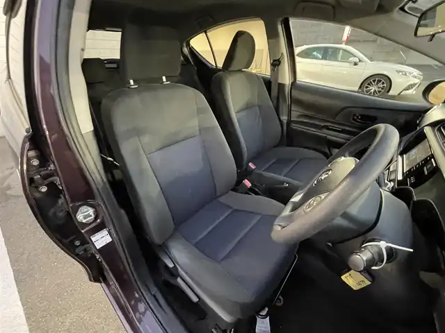 トヨタ アクア S 群馬県 2015(平27)年 3.1万km ディープアメジストマイカメタリック スマートエントリーパッケージ/純正SDナビ/CD・DVD・SD/Bluetooth・フルセグ/バックカメラ/ステアリングスイッチ/ビルトインETC/LEDヘッドライト/横滑り防止装置/アイドリングストップ/プッシュスタート/スマートキー