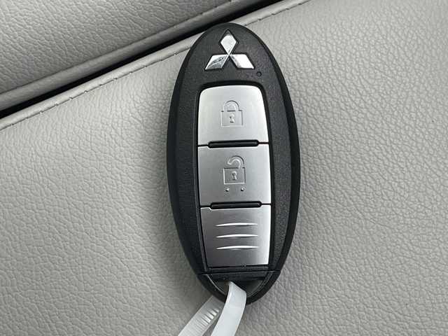 三菱 ｅＫクロス ＥＶ P 千葉県 2022(令4)年 2.4万km ナチュラルアイボリーメタリック 純正ナビ（Bluetooth/フルセグTV/AppleCarPaly /AndroidAuto）/全周囲カメラ/デジタルインナーミラー/シートヒーター/ステアリングヒーター/前後コーナーセンサー/アダプティブクルーズコントロール/ウィンカーミラー/オートライト/LEDライト/オートエアコン/フォグランプ/充電ケーブル