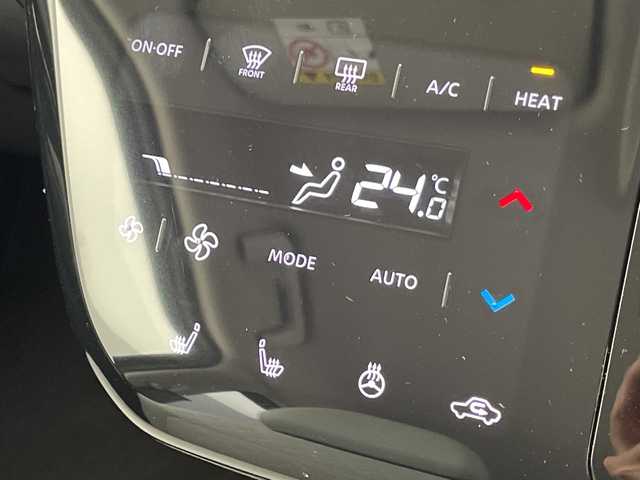 三菱 ｅＫクロス ＥＶ P 千葉県 2022(令4)年 2.4万km ナチュラルアイボリーメタリック 純正ナビ（Bluetooth/フルセグTV/AppleCarPaly /AndroidAuto）/全周囲カメラ/デジタルインナーミラー/シートヒーター/ステアリングヒーター/前後コーナーセンサー/アダプティブクルーズコントロール/ウィンカーミラー/オートライト/LEDライト/オートエアコン/フォグランプ/充電ケーブル