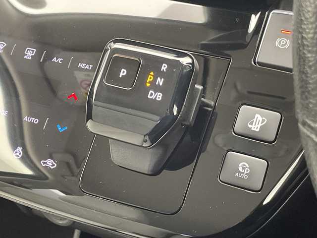 三菱 ｅＫクロス ＥＶ P 千葉県 2022(令4)年 2.4万km ナチュラルアイボリーメタリック 純正ナビ（Bluetooth/フルセグTV/AppleCarPaly /AndroidAuto）/全周囲カメラ/デジタルインナーミラー/シートヒーター/ステアリングヒーター/前後コーナーセンサー/アダプティブクルーズコントロール/ウィンカーミラー/オートライト/LEDライト/オートエアコン/フォグランプ/充電ケーブル