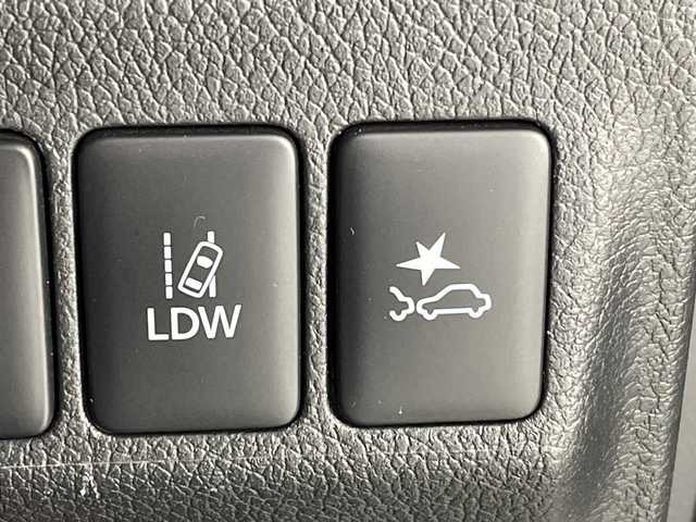 三菱 アウトランダー ＰＨＥＶ G Limited Edition 神奈川県 2019(平31)年 4.4万km シルキーホワイト 4WD/社外9インチcarrozzeriaナビ【AVIC-RF720】/Bluetooth・TV・USB・AM・FM・HDMI/バックカメラ/eアシスト/アダプティブクルーズコントロール/ETC2.0/前後ドライブレコーダー/フロアマット/ステアリングスイッチ/デジタルインナーミラー/電動パーキングブレーキ/ブレーキオートホールド/プッシュスタート/スマートキー/取扱説明書/保証書/ステアリングヒーター/AC1500W/LEDヘッドライト/オートマチックハイビーム/純正18インチアルミホイール/ドアバイザー/衝突被害軽減ブレーキ/車線逸脱警報