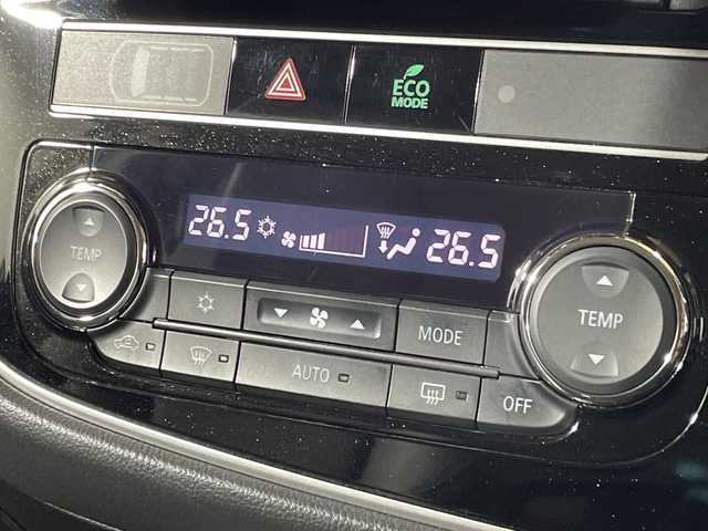 三菱 アウトランダー ＰＨＥＶ G Limited Edition 神奈川県 2019(平31)年 4.4万km シルキーホワイト 4WD/社外9インチcarrozzeriaナビ【AVIC-RF720】/Bluetooth・TV・USB・AM・FM・HDMI/バックカメラ/eアシスト/アダプティブクルーズコントロール/ETC2.0/前後ドライブレコーダー/フロアマット/ステアリングスイッチ/デジタルインナーミラー/電動パーキングブレーキ/ブレーキオートホールド/プッシュスタート/スマートキー/取扱説明書/保証書/ステアリングヒーター/AC1500W/LEDヘッドライト/オートマチックハイビーム/純正18インチアルミホイール/ドアバイザー/衝突被害軽減ブレーキ/車線逸脱警報