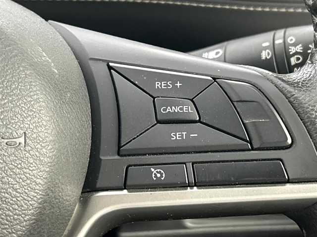 日産 セレナ ハイウェイスター G 福岡県 2018(平30)年 9.5万km ブリリアントホワイトパール 後席モニター　/純正９型ナビ（フルセグＴＶ）　/全方位カメラ　/ＥＴＣ　/クルーズコントロール　/コーナーセンサー　/エマージェンシーブレーキ　/レーンキープ　/パーキングアシスト　/両側電動スライドドア　/ＬＥＤライト