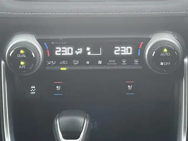 トヨタ ＲＡＶ４ G Zパッケージ 福岡県 2023(令5)年 4.4万km アティチュードブラックマイカ 〇4WD/〇純正10型ディスプレイオーディオ(BT/AM/FM)/〇フルセグTV/〇ハンズフリーパワーバックドア/〇パノラミックビューモニター/〇ビルトインETC2.0/〇レーダークルーズコントロール/〇クリアランスソナー/〇セーフティセンス/・プリクラッシュセーフティ/・ロードサインアシスト/・ドライバー異常時対応システム/・横断歩行者検知機能/・緊急時操舵支援/・レーントレーシングアシスト/・カーブ速度抑制機能/・低速時加速抑制機能/〇先行車発進告知機能/〇PKSB(前後)/〇ブラインドスポットモニター/〇デジタルインナーミラー/〇3灯式LEDヘッドランプ/〇ステアリングヒーター/〇前席快適温熱シート/〇D席パワーシート/ポジションメモリー/〇ワーク16インチアルミホイール/〇社外スタッドレスタイヤ/AW積込み/〇スマートエントリー/スタートシステム